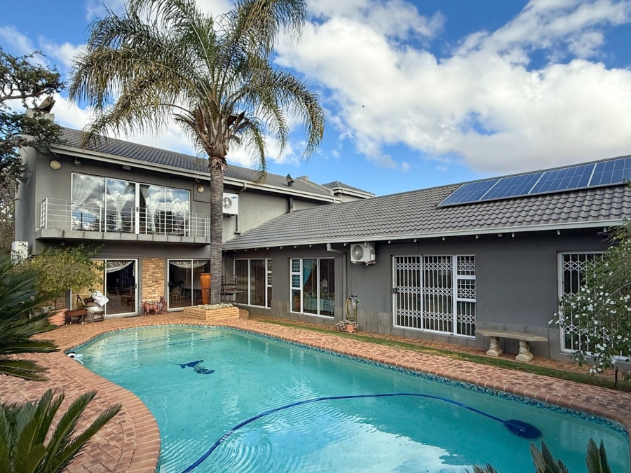 5 Bedroom Property for Sale in Wilkoppies North West